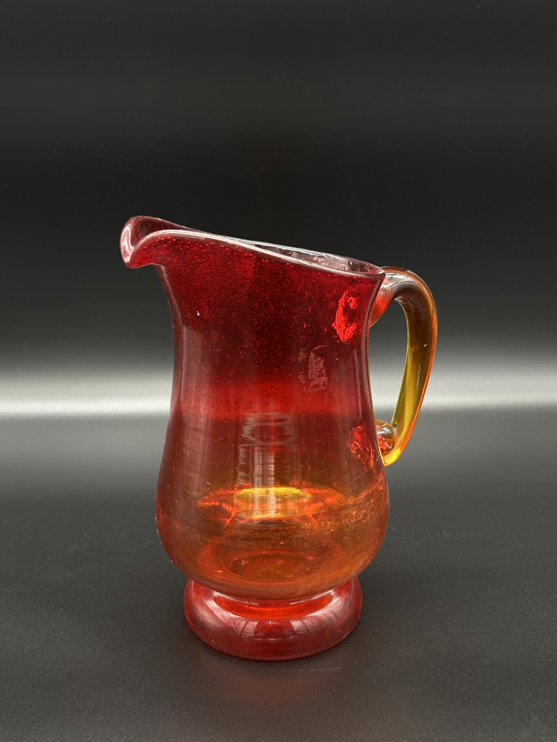 Dzbanek szklany czerwono-pomarańczowy