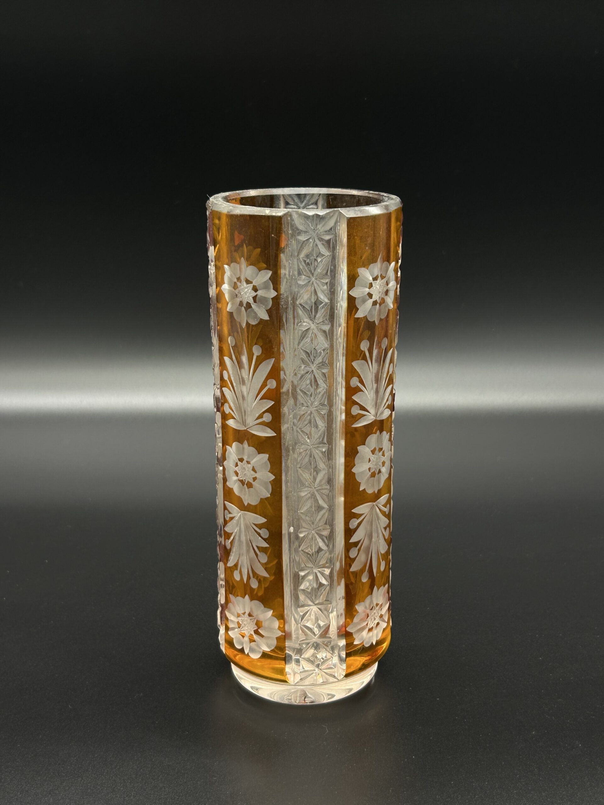 Wazon szklany bursztynowy z grawerem