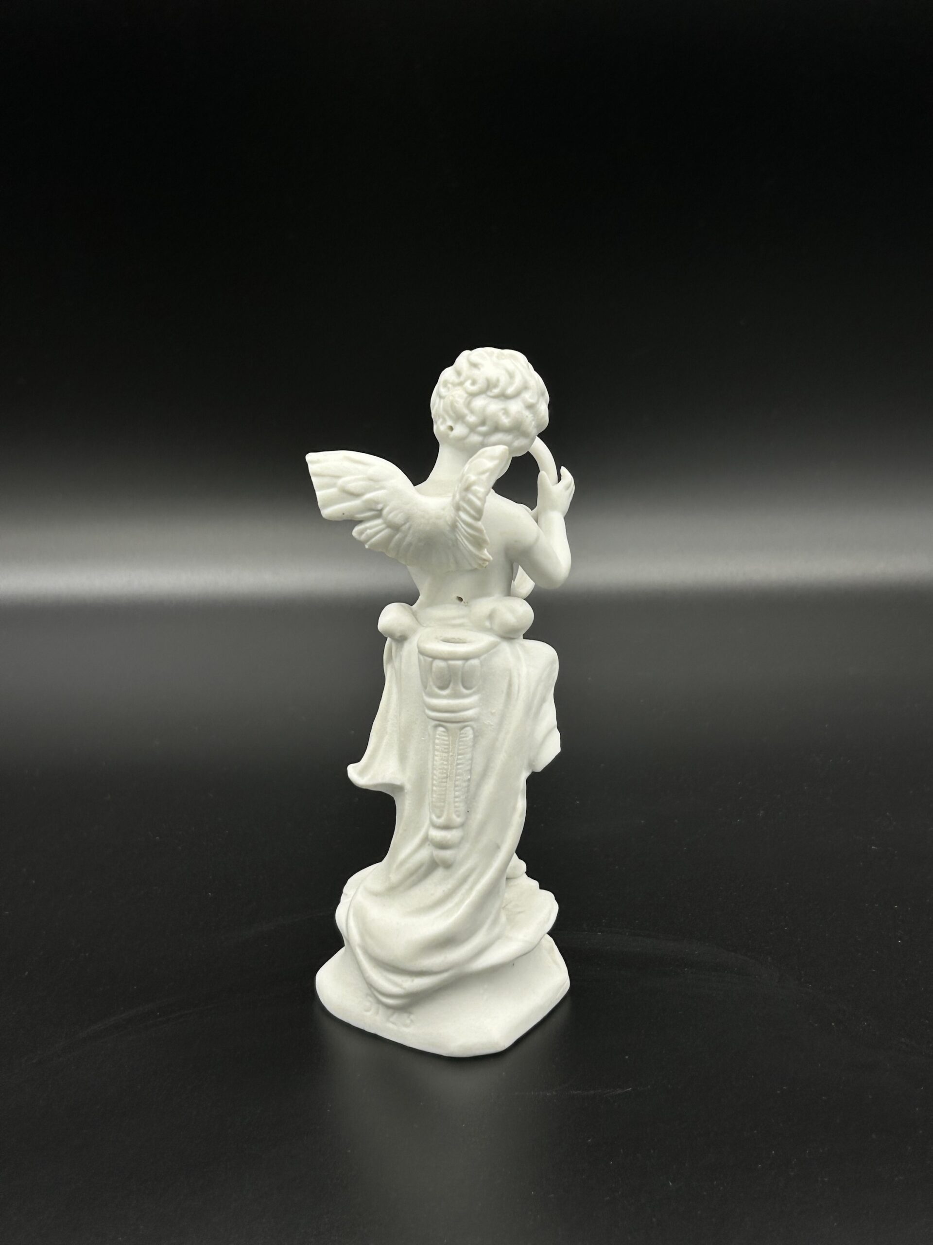 Figurka porcelanowa aniołek - obrazek 2