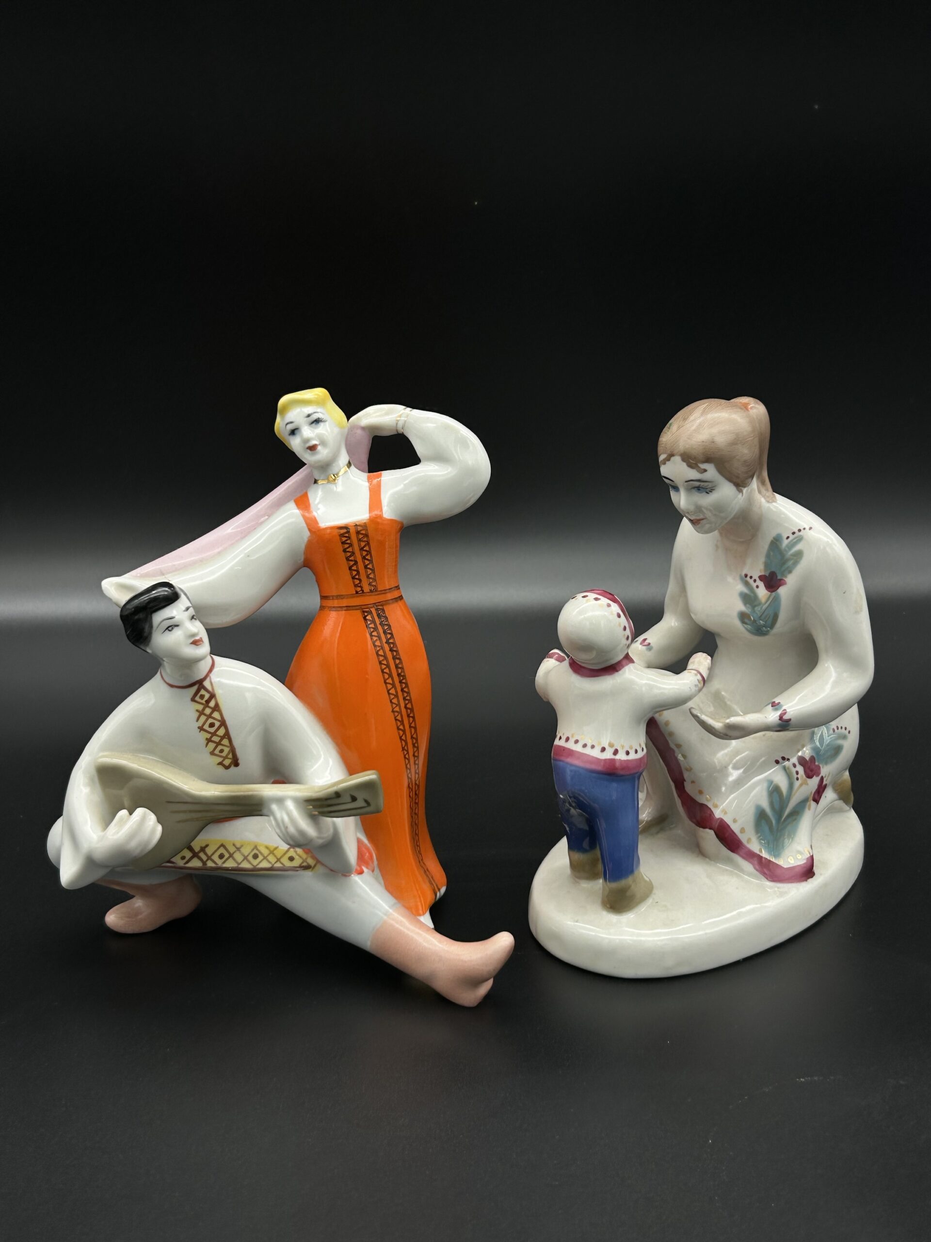 Figurki porcelanowe ludowe