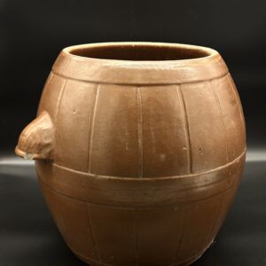 Gliniany garnek beczułka