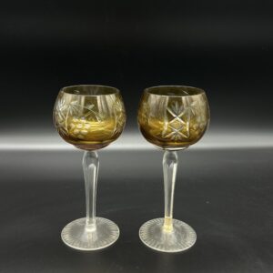 Zestaw kieliszków bursztynowych