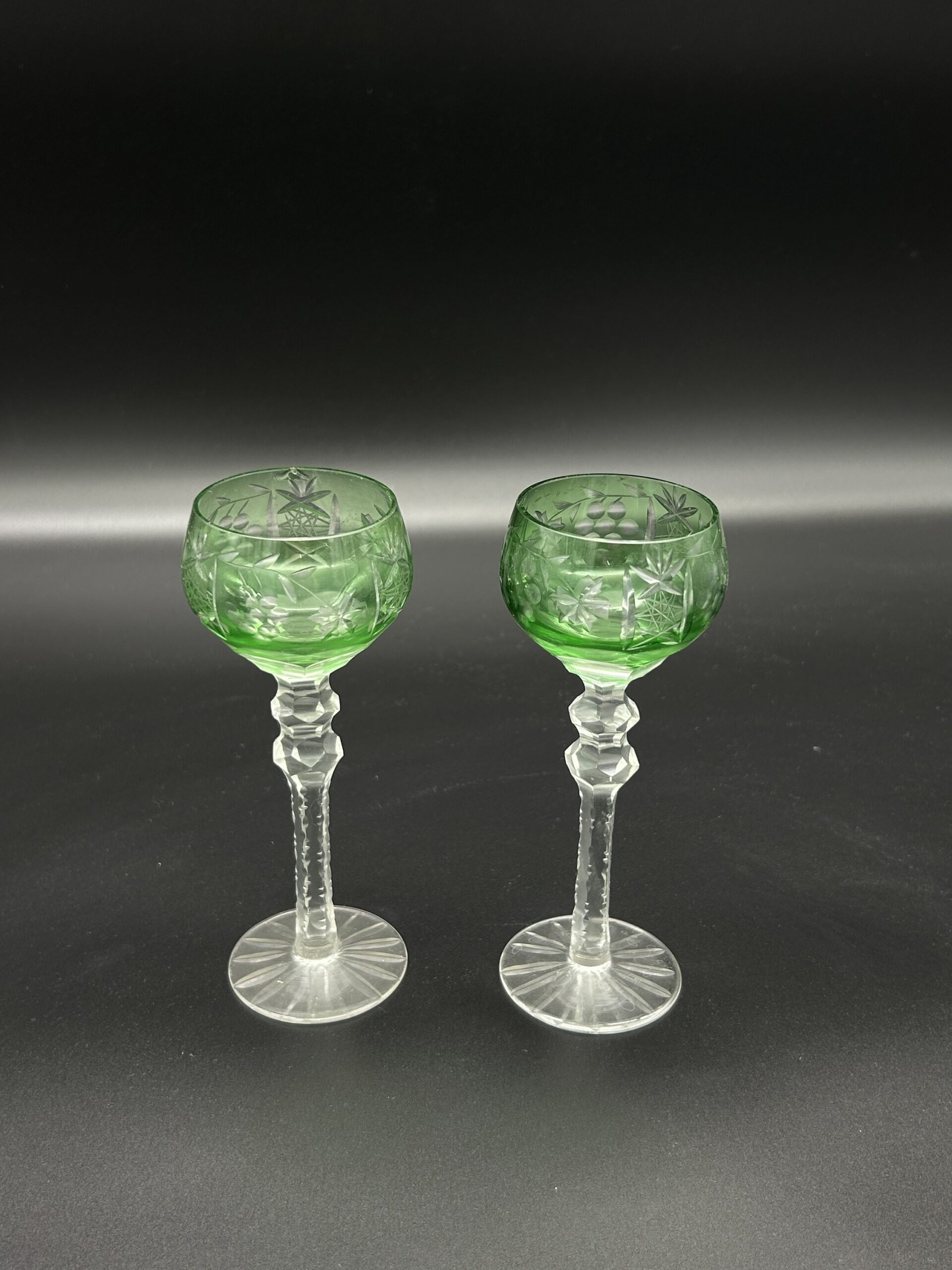 Zestaw 2 kieliszków zielonych grawerowanych