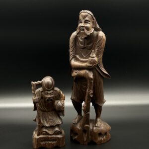 Para drewnianych mędrców orientalnych