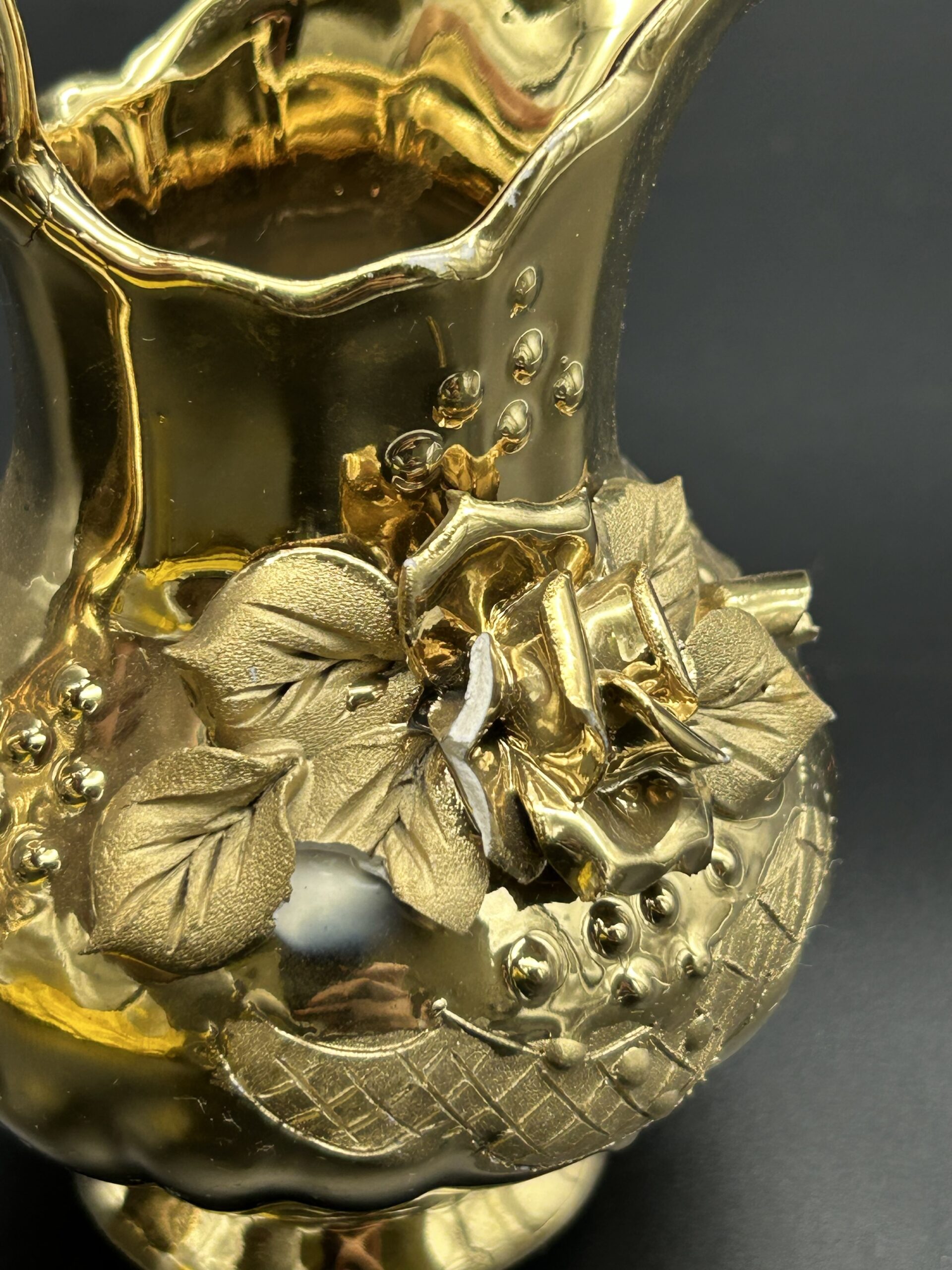 Złoty zestaw porcelanowy w stylu barokowym - obrazek 2