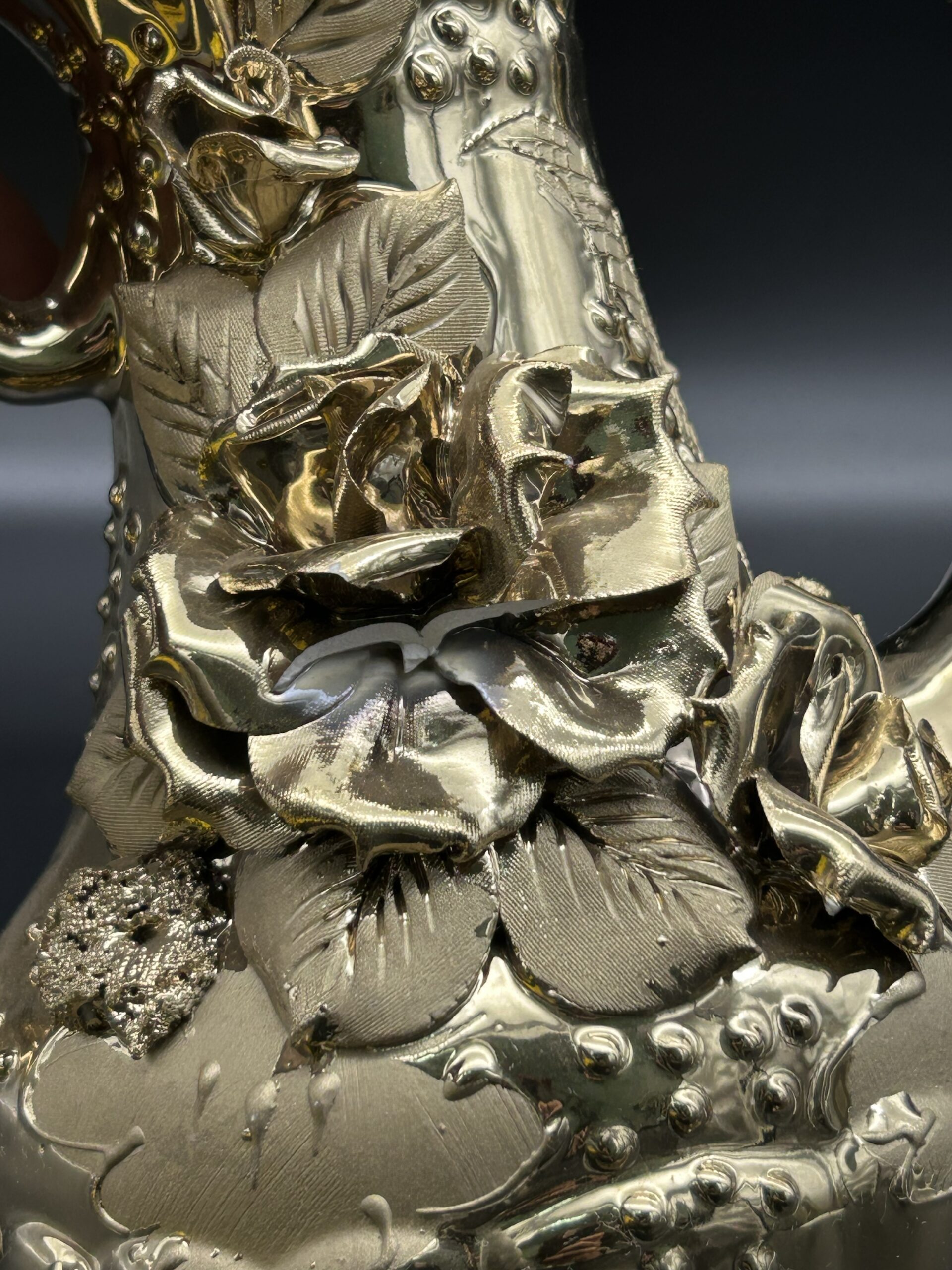 Złoty zestaw porcelanowy w stylu barokowym - obrazek 3