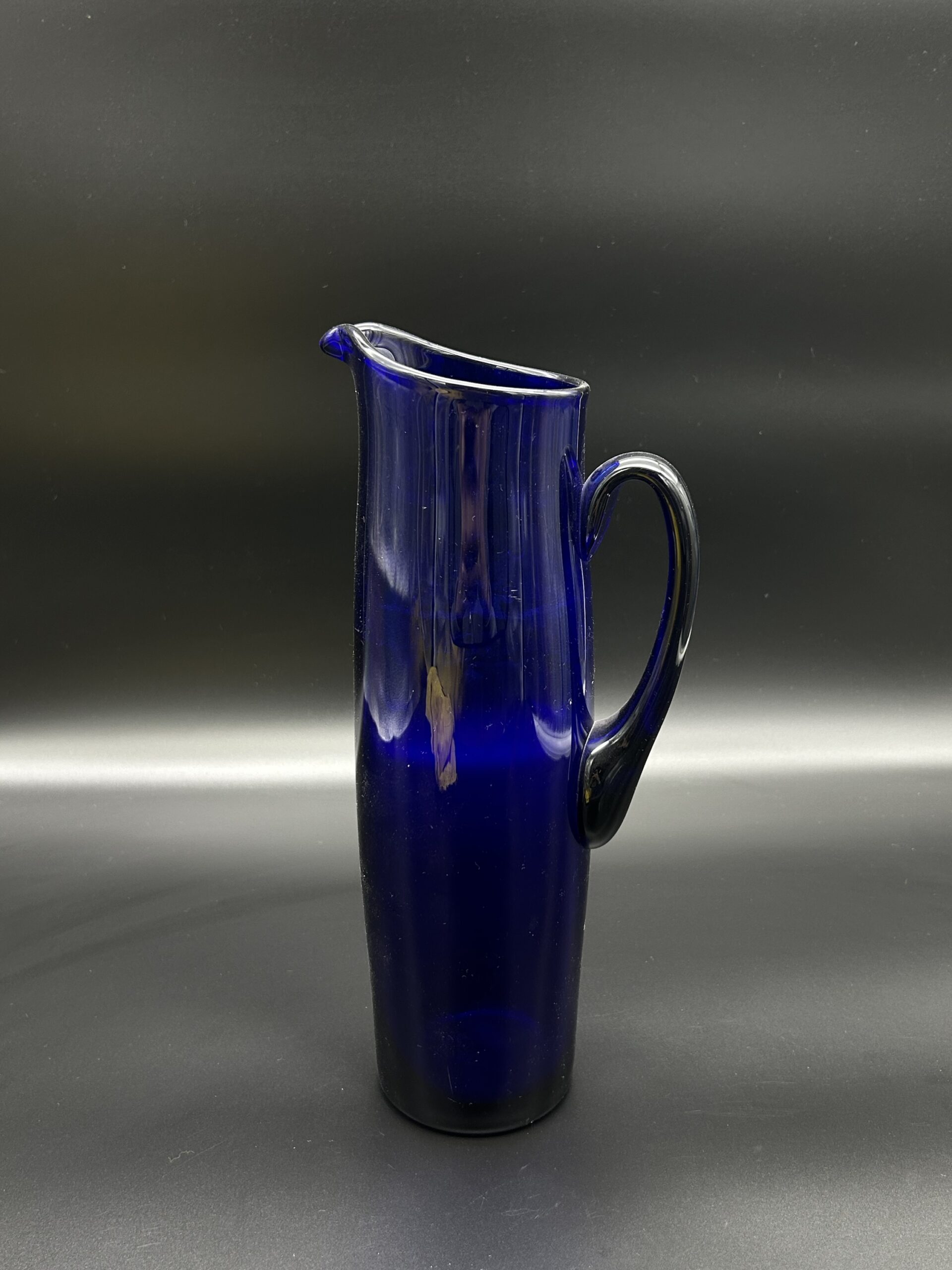 Dzbanek szklany niebieski