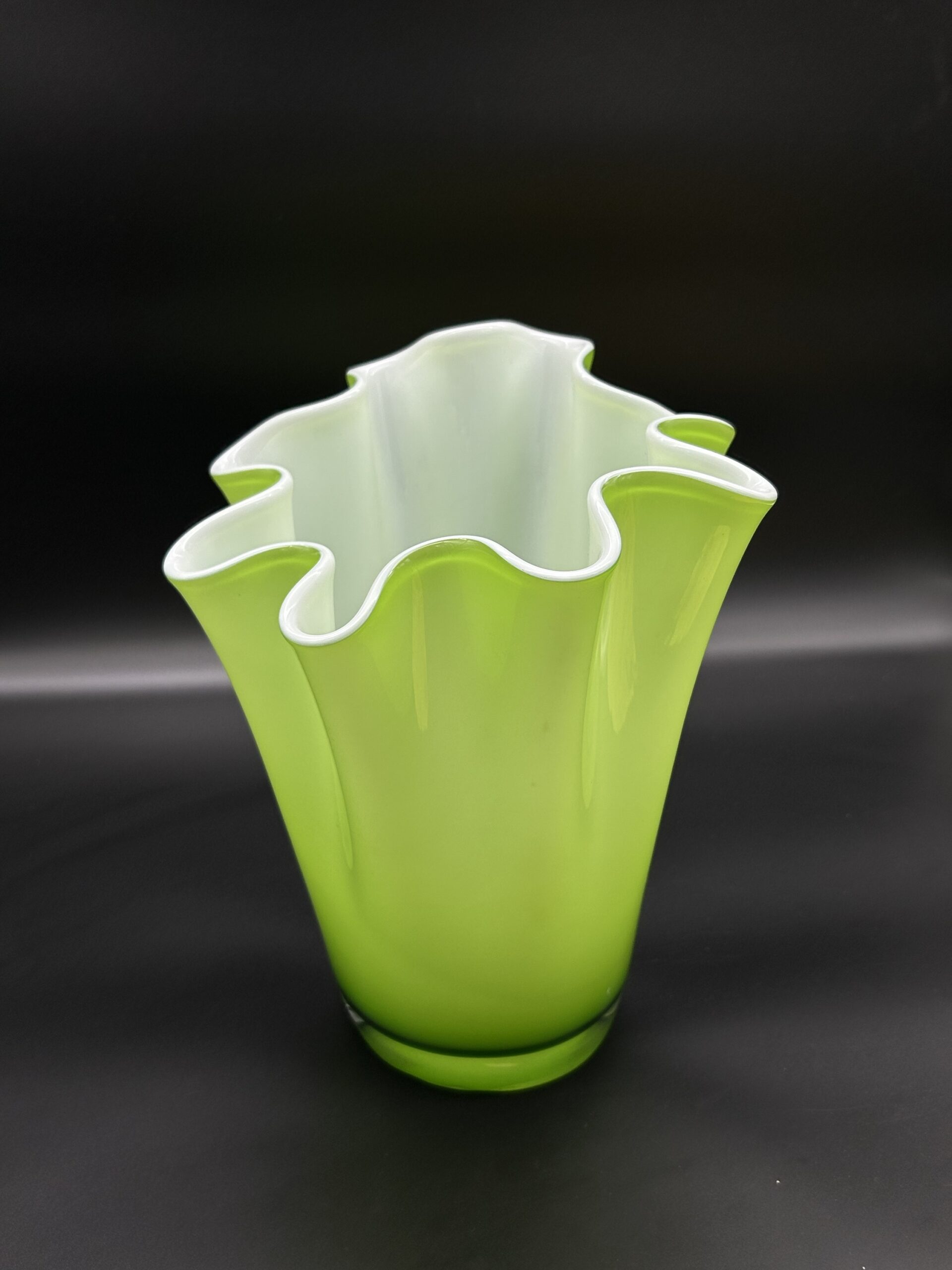 Wazon szklany w kolorze limonkowym