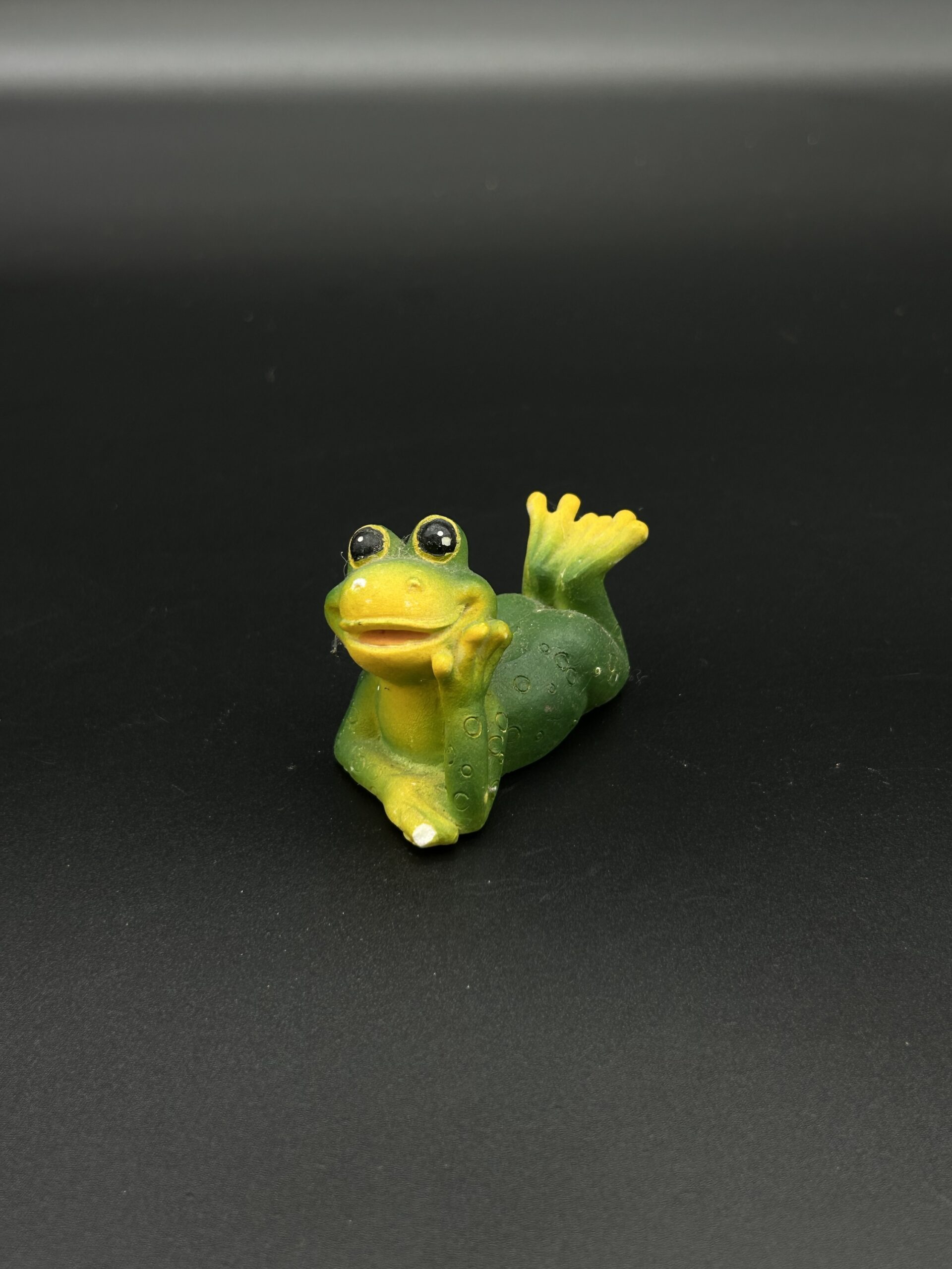 Figurka żaby dekoracyjna