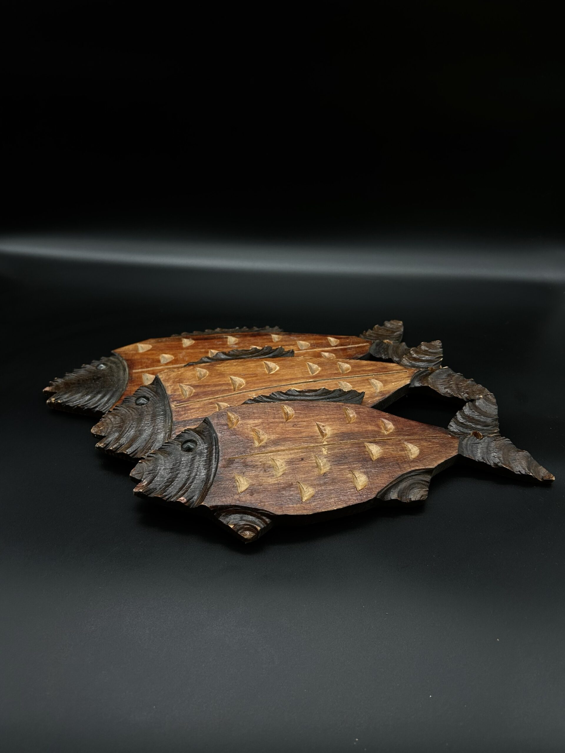 Zestaw drewnianych ryb – dekoracja ścienna - obrazek 2