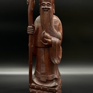 Rzeźba drewniana orientalna – mędrzec z laską