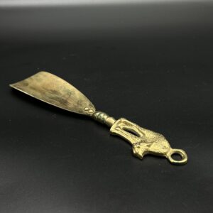 Mosiężna łyżka do butów dekoracyjna z motywem ptaka