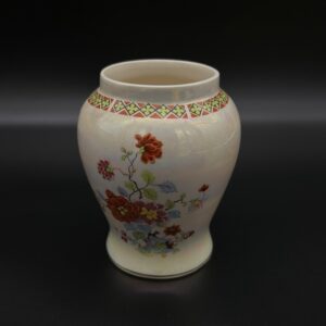 Wazon perłowy z motywem kwiatowym i geometrycznym pasem