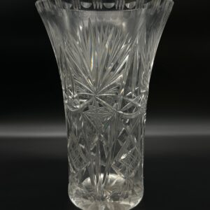 Wazon kryształowy z głębokim szlifem – wzór gwiazd i liści