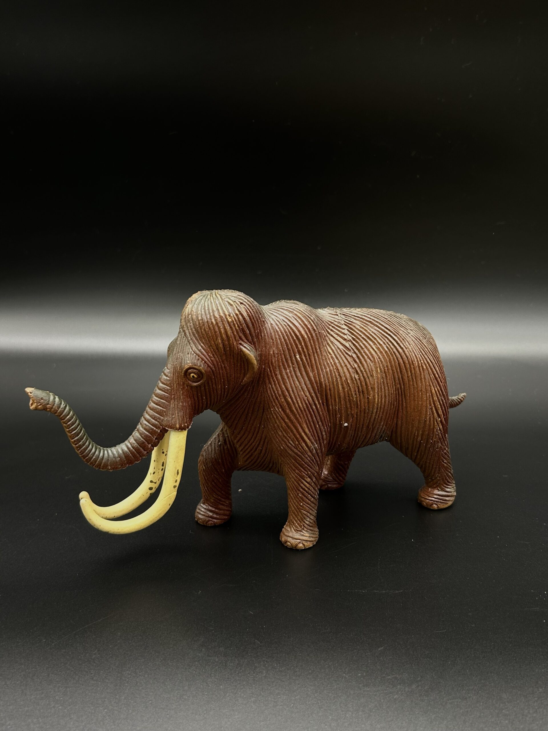 Figurka mamuta – realistyczny model kolekcjonerski