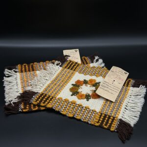 Zestaw ręcznie tkanych serwet PRL – komplet 2 sztuki